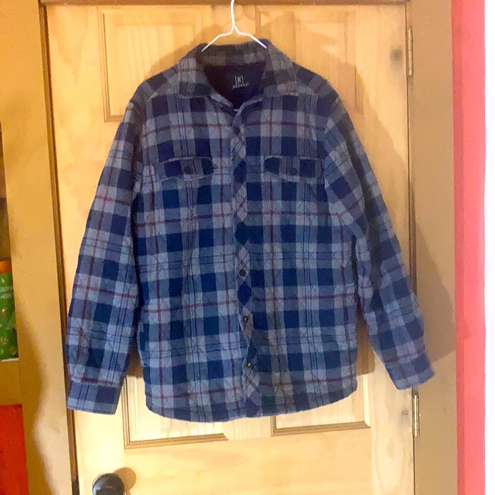 Men’s size Small Button up, fleece lined flannel shirt/coat.